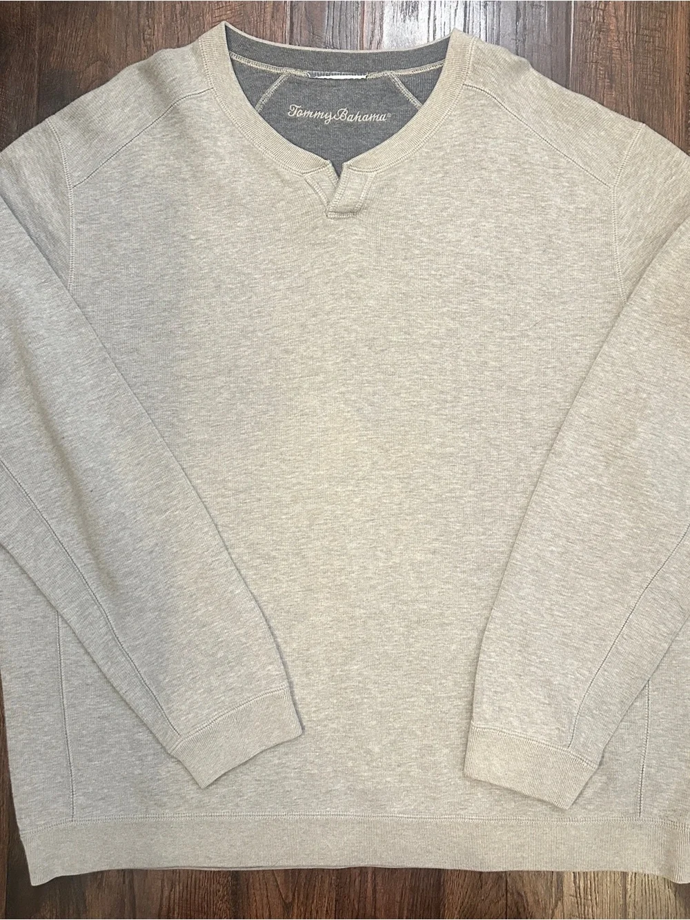 Tommy Bahama Men’s XL Gray Split Neck Pullover Sweatshirt